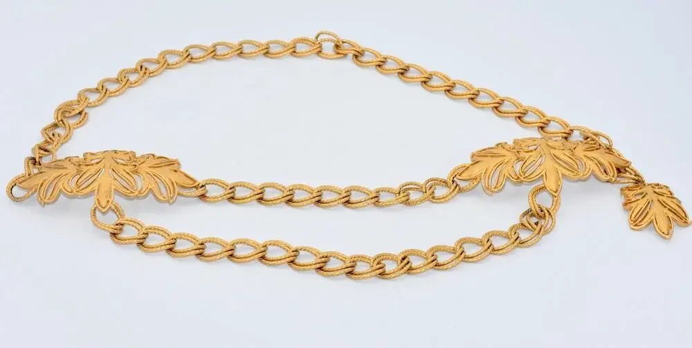 ST. JOHN Turned Brass Double Loops Chain Sculpture Gold Tone Belt 36